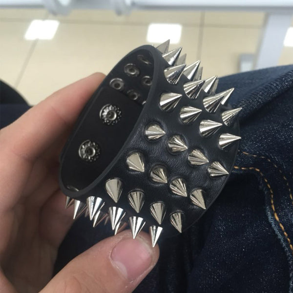 Cuspidal Spikes Stud Wide Cuff